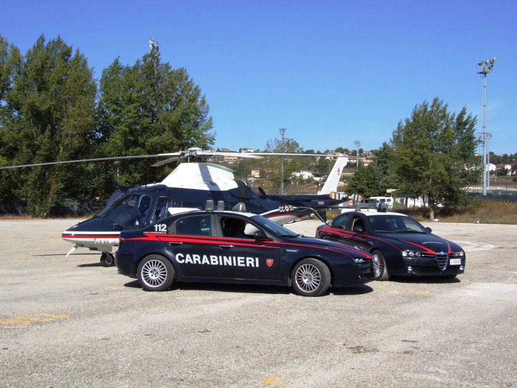 Controlli serrati dei carabinieri: identificate 200 persone