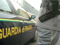 Fondi percepiti indebitamente, la Finanza sequestra case e terreni a un editore