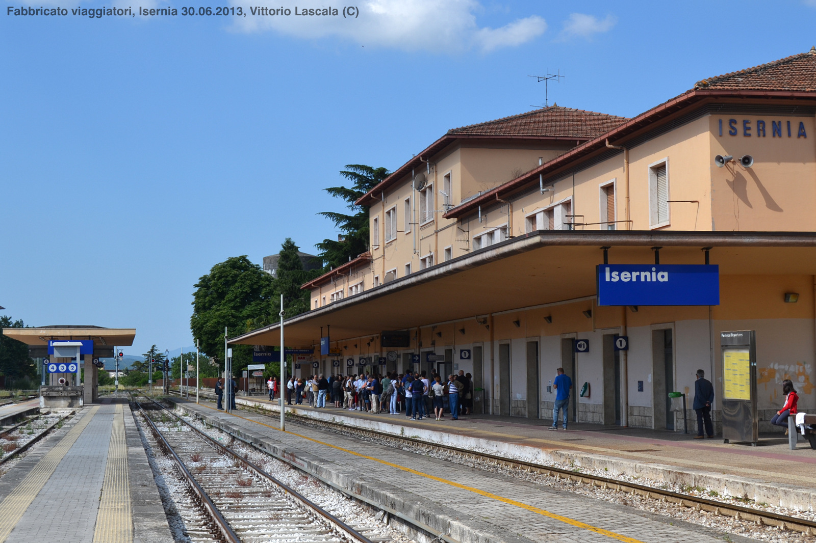 Porte Aperte Verso I Binari I Pendolari Restano A Piedi PrimoPiano