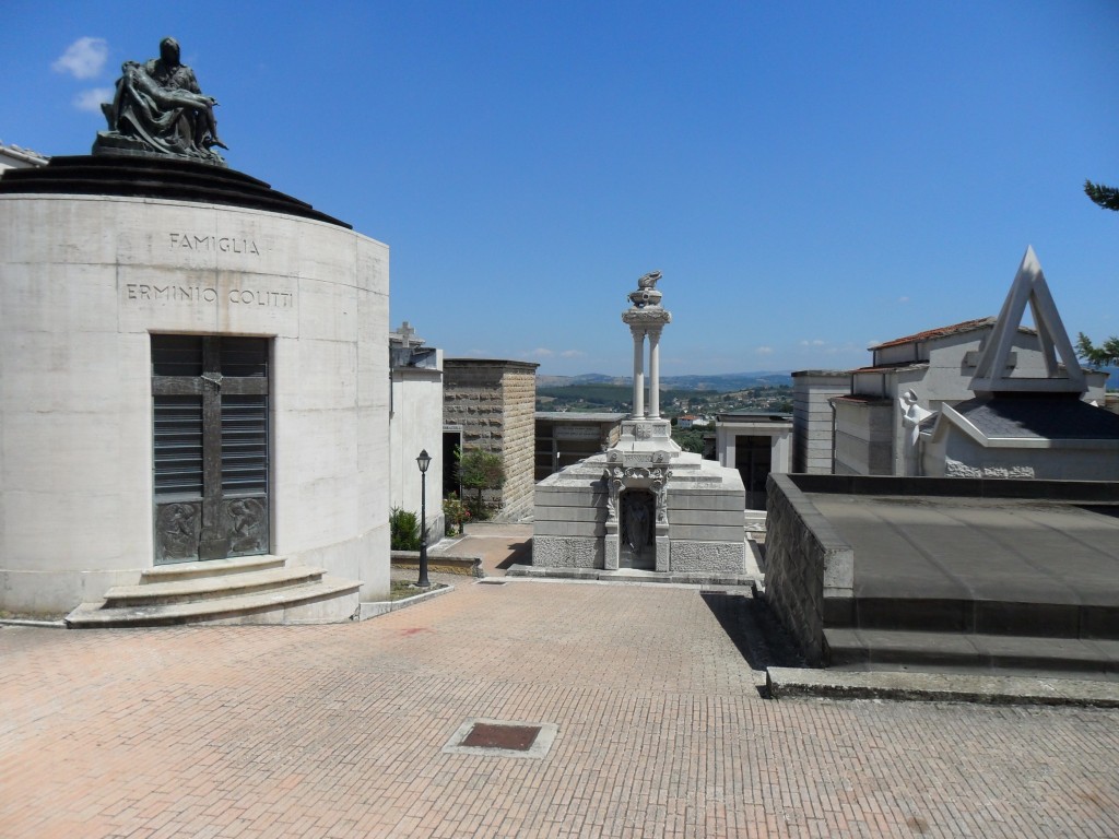 Diciotto anni fa la nuova toponomastica al cimitero