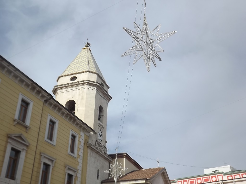Luminarie, la città si prepara per il Natale