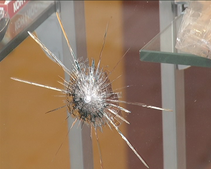 Paura in via De Attellis, altri due negozi presi di mira