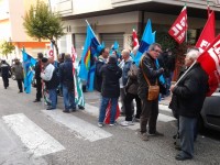 Settore edile al collasso, protesta in Prefettura