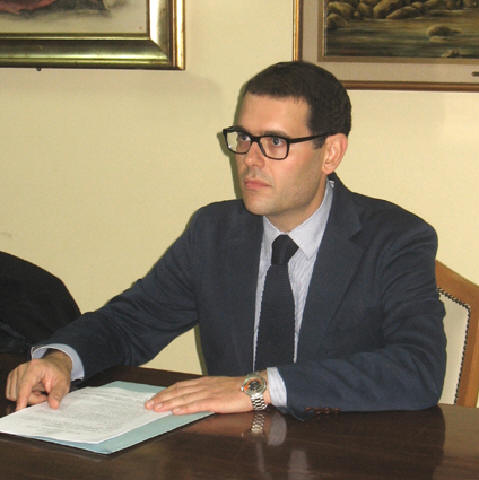 Testa: “Mentre la città muore, Galasso pensa agli spettacoli”