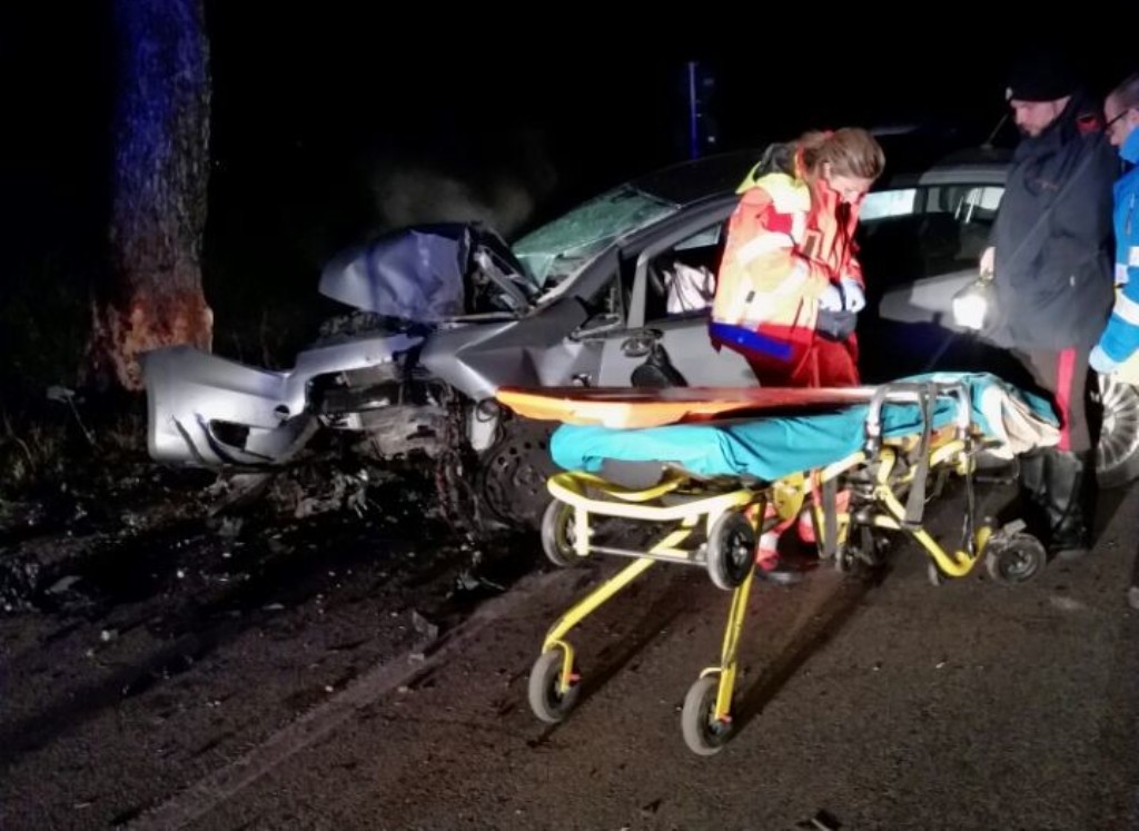 Punto si schianta contro un albero, muore un 42enne a Campomarino