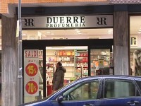 Furto con scasso alla profumeria 2R