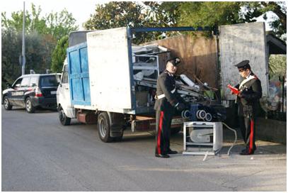 I Carabinieri intercettano furgone con dieci quintali di rifiuti inquinanti