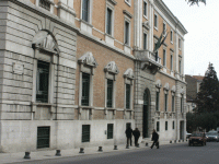 Banca d’Italia si appresta a tagliare, sindacati sul piede di guerra