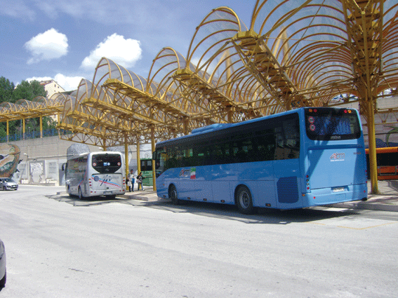 «Un altro Natale senza stipendio» La rabbia dei dipendenti Atm