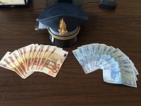 Spendita di banconote false, la Finanza arresta una donna