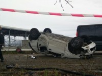 Punto si schianta contro un albero, muore sul colpo una 43enne