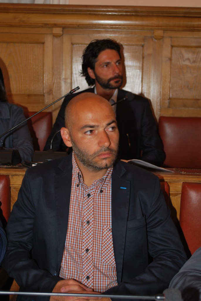 Biglietti gratis delle giostre ai consiglieri comunali, la denuncia di Cretella