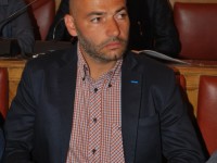 Biglietti gratis delle giostre ai consiglieri comunali, la denuncia di Cretella