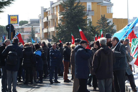 Lavoro, l’emergenza a Palazzo