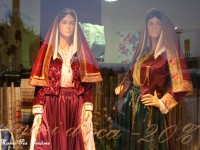 In vetrina i costumi tradizionali di Campobasso