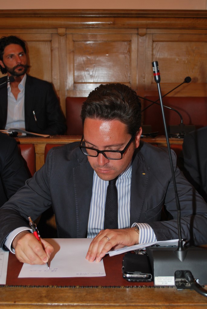 La Chierchia torna a scuola, Coralbo: “Devi dimetterti”