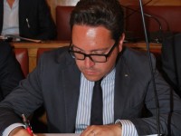 La Chierchia torna a scuola, Coralbo: “Devi dimetterti”