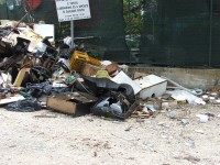 Sgombrata dalla spazzatura l’area dietro allo stadio di Selvapiana