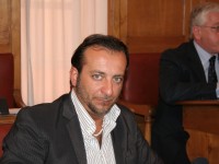 Emergenza loculi, Pascale furioso: «Battista ha dimenticato Santo Stefano»