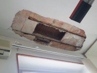 Cede pezzo di solaio, paura al Comune di Pozzilli