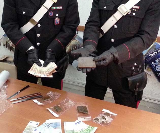 Sesto Campano, pusher 25enne stanata dai Carabinieri
