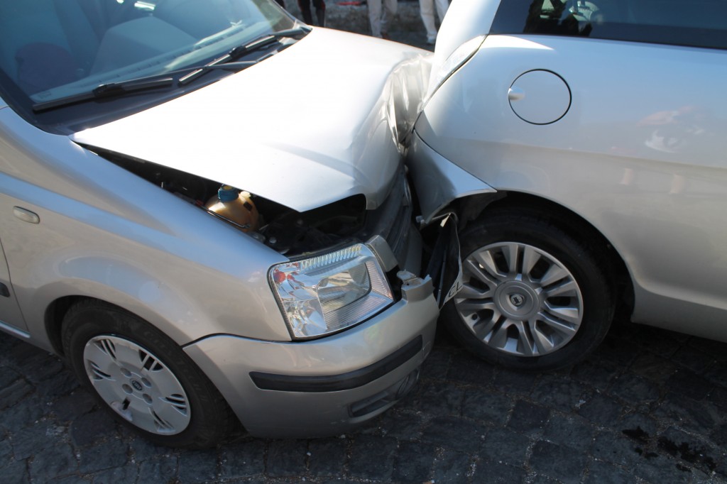 Venafro, tamponamento nei pressi del cimitero francese