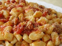 Roccamandolfi, Gnoccata e festival folk in rampa di lancio