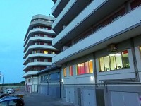 Giù dal quarto piano, non ce l’ha fatta la 14enne