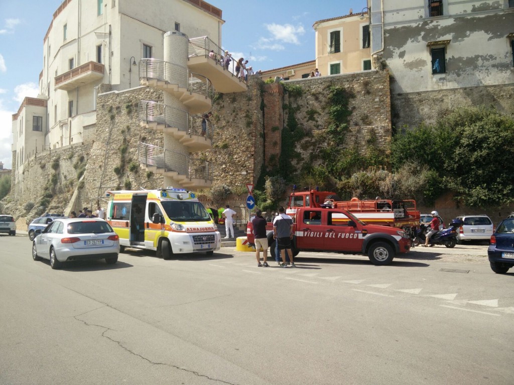 Cade dalla scala a chiocciola, muore anziano