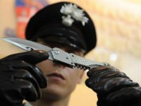 Minaccia i genitori con un coltello, 20enne isernino denunciato