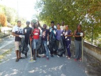 Immigrati puliscono il paese per la festa di Sant’Antonio