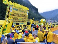Protesta Coldiretti al Brennero, fermato un tir di latte tedesco diretto a Carpinone