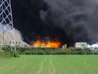 A fuoco un deposito di rifiuti nel nucleo industriale di Pozzilli, si teme il disastro ambientale
