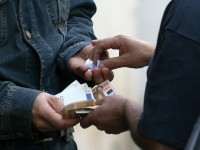Spaccia droga in strada a Cagliari: arrestato 20enne campobassano