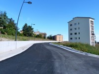 Incompleta la strada che passa davanti alla scuola di via De Gasperi