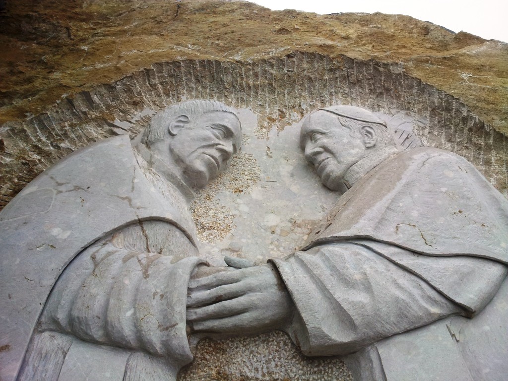 L’incontro, a Capracotta si inaugura l’altorilievo su papa Francesco e Celestino V