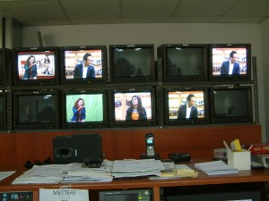 fuoco incrociato dietro le quinte