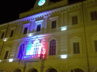 Parigi, il tricolore francese illumina il Molise