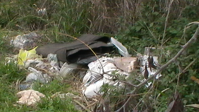 Termoli, la Finanza scova una discarica abusiva di oltre mille metri quadrati