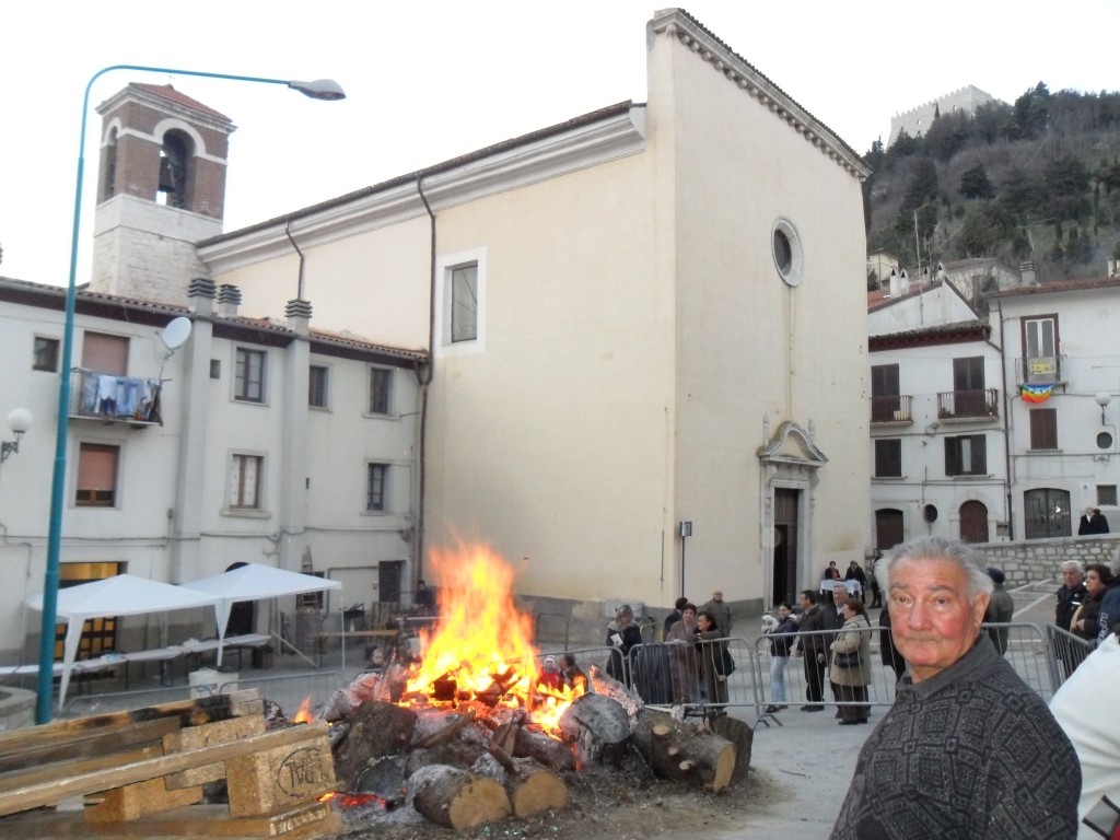 Il tradizionale fuoco e maitunate, Campobasso festeggia Sant’Antonio Abate
