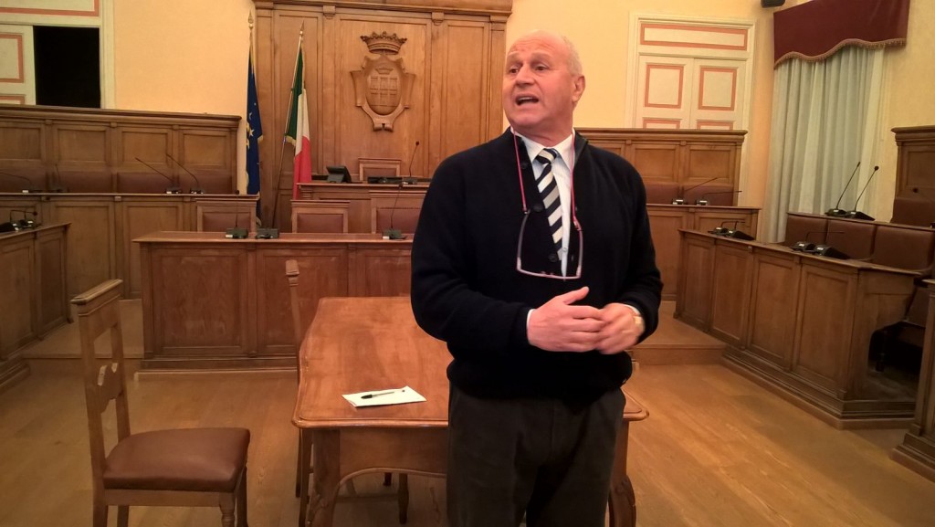 Vandali in Comune, il sindaco annuncia: “90mila euro per potenziare la videosorveglianza”