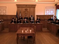 Sicurezza tra i banchi, scintille a Palazzo San Giorgio