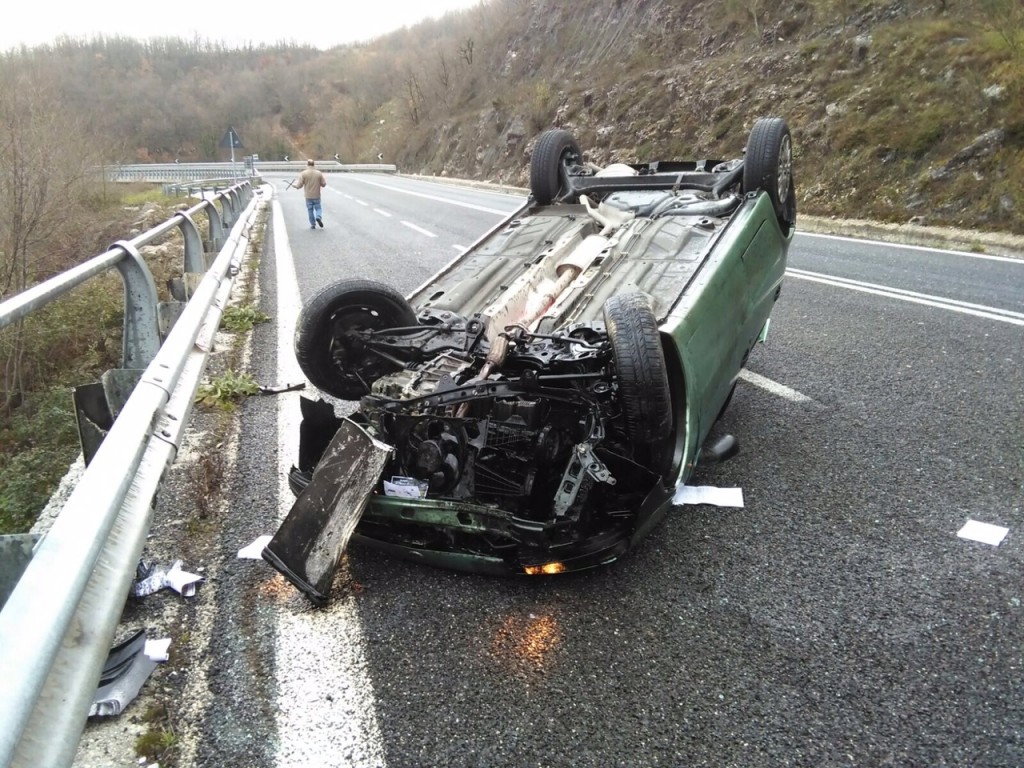 Punto si ribalta, ferito 20enne