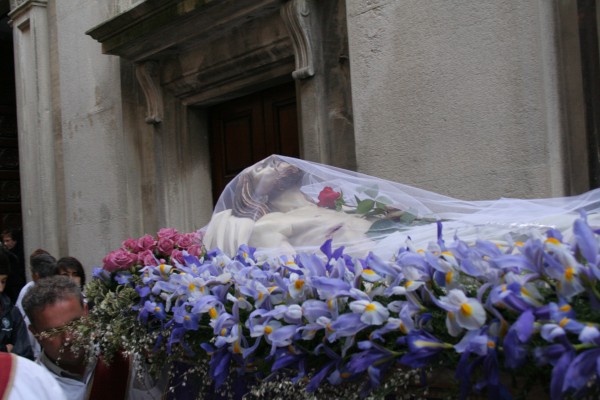 Processione del Venerdì santo, tutte le strade chiuse al traffico