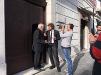 Le iene a Bregantini: “Soldi sporchi di sangue per costruire la chiesa di Prisdarello”