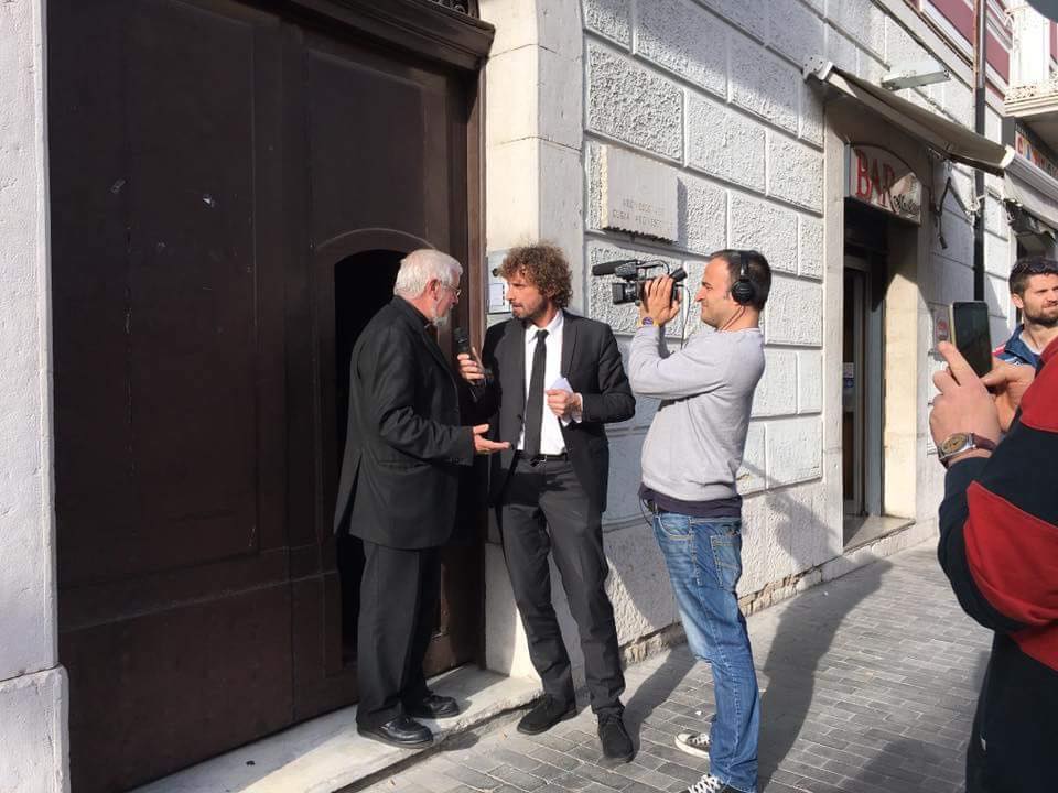 Le iene a Bregantini: “Soldi sporchi di sangue per costruire la chiesa di Prisdarello”