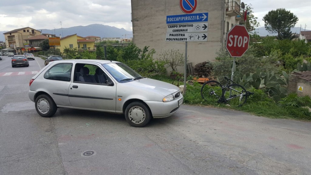Ciclista investito su via Colonia Giulia, 39enne trasportato in ospedale