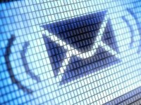 Sbircia nella mail dell’ex fidanzata, denunciato