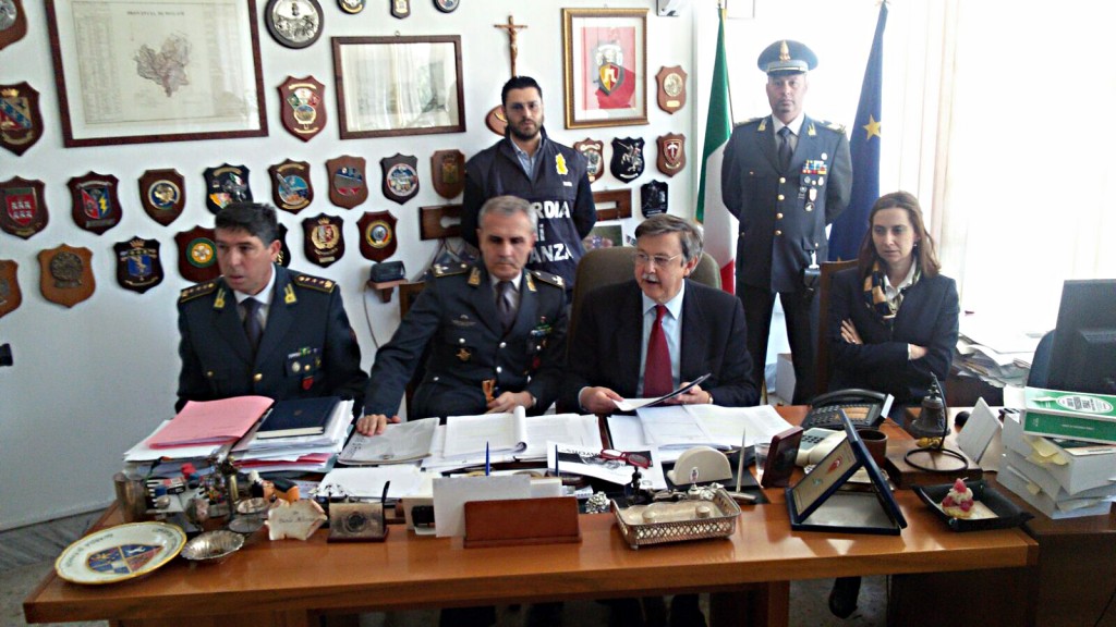 Truccavano gli appalti, 20 i capi di imputazione. Ecco chi è finito in manette