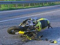 Moto contro trattore, giovane miracolato